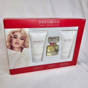 Dreaming by Tommy Hilfiger 1 oz EDP giftset for women