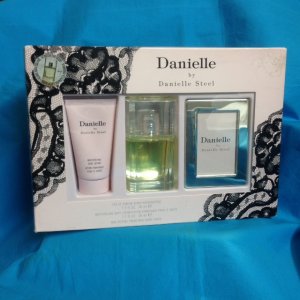 Danielle by Danielle Steel 3 pc gift set for women