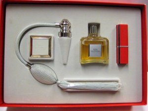 Very Valentino by Valentino 3 piece gift set for women